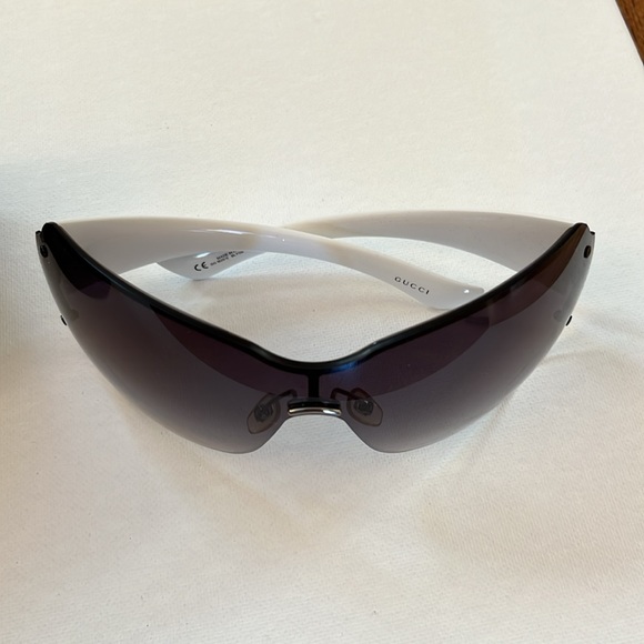 Authentic vintage Gucci Mask shaped frame sunglasses with case! - Picture 3 of 10